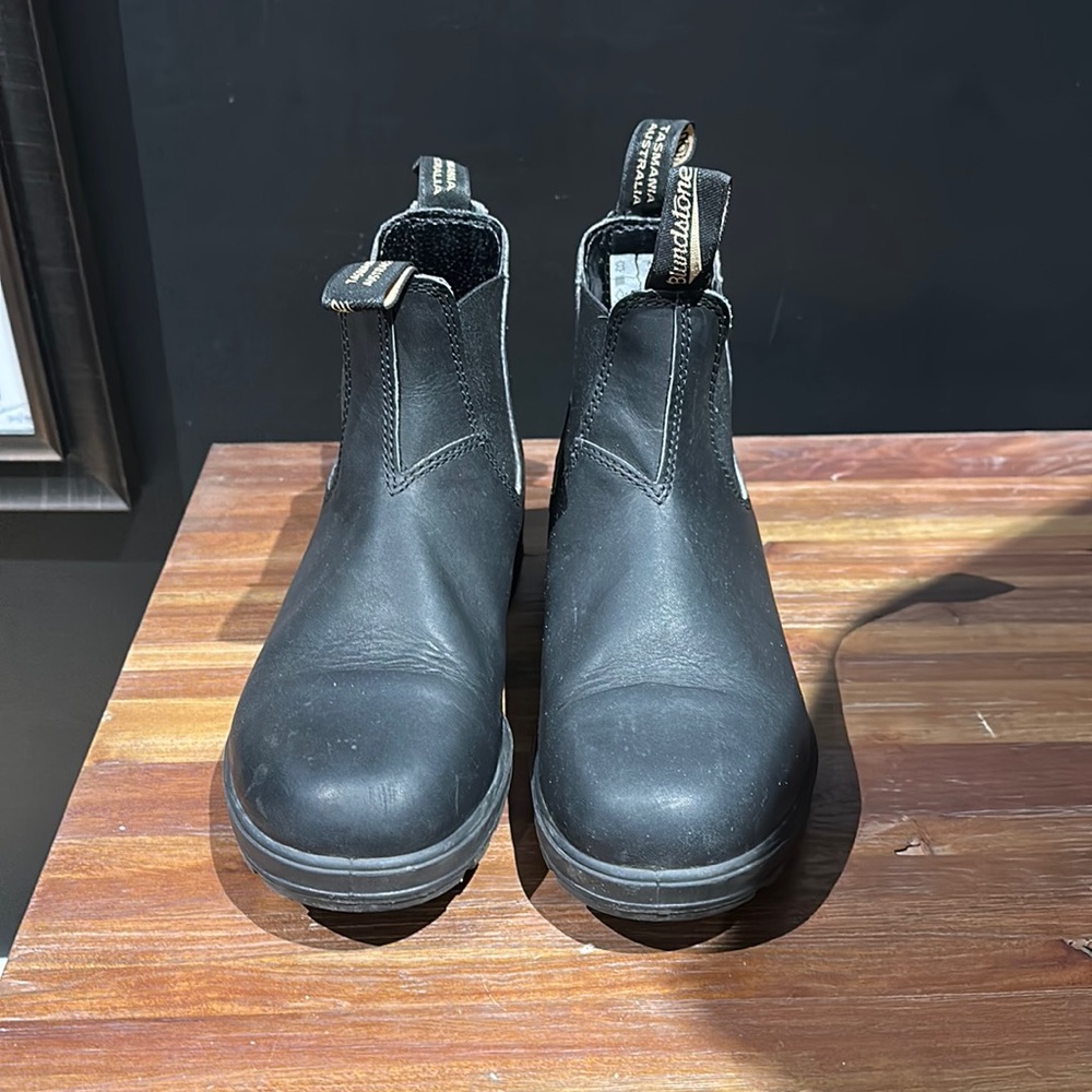 Blundstone Chelsea Boots - original 510 - black - Womens 8.5 - great condition